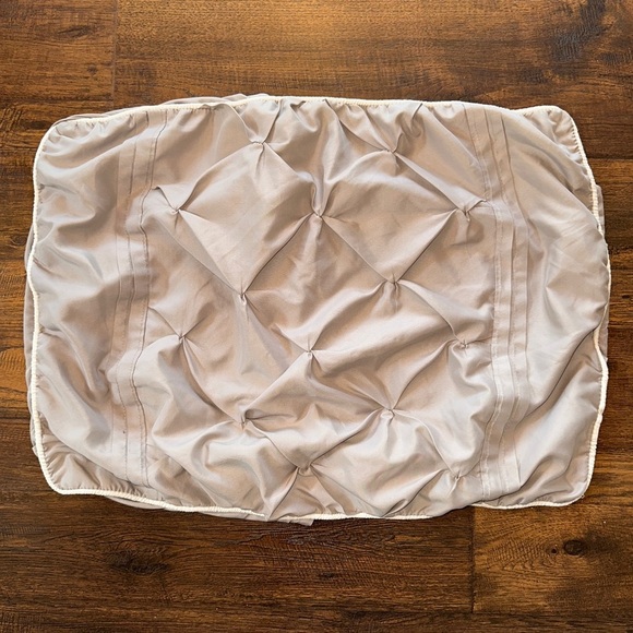 Madison Park Laurel Tufted Pleated Pillow Sham - Picture 6 of 12